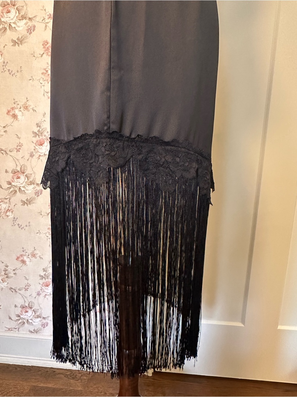 Nasty Gal Black Satin Fringe Hem Midi Skirt – Size US 4 / UK 8 Boho Festival - Picture 5 of 11